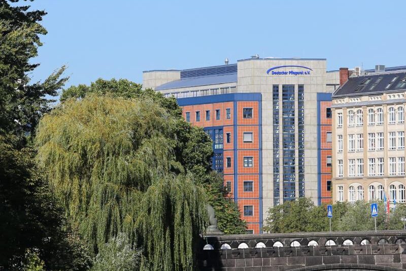 Deutscher Pflegerat e.V. Deutscher Pflegerat e.V.